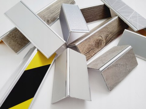 Narożnik aluminiowy CornerAlu WallWOOD™ dąb BN4 5x5x150cm